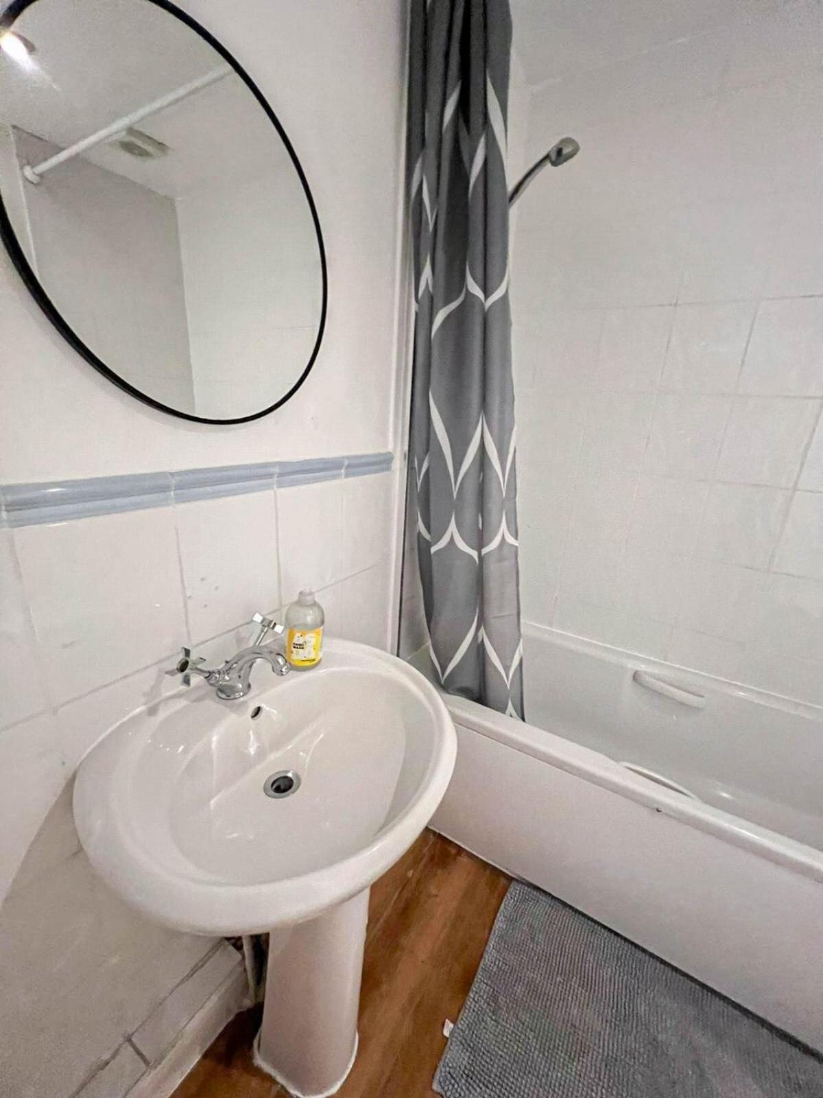 Lovely 1 Bedroom Flat In West Kensington Central London, Shepherd'S Bush Exterior foto