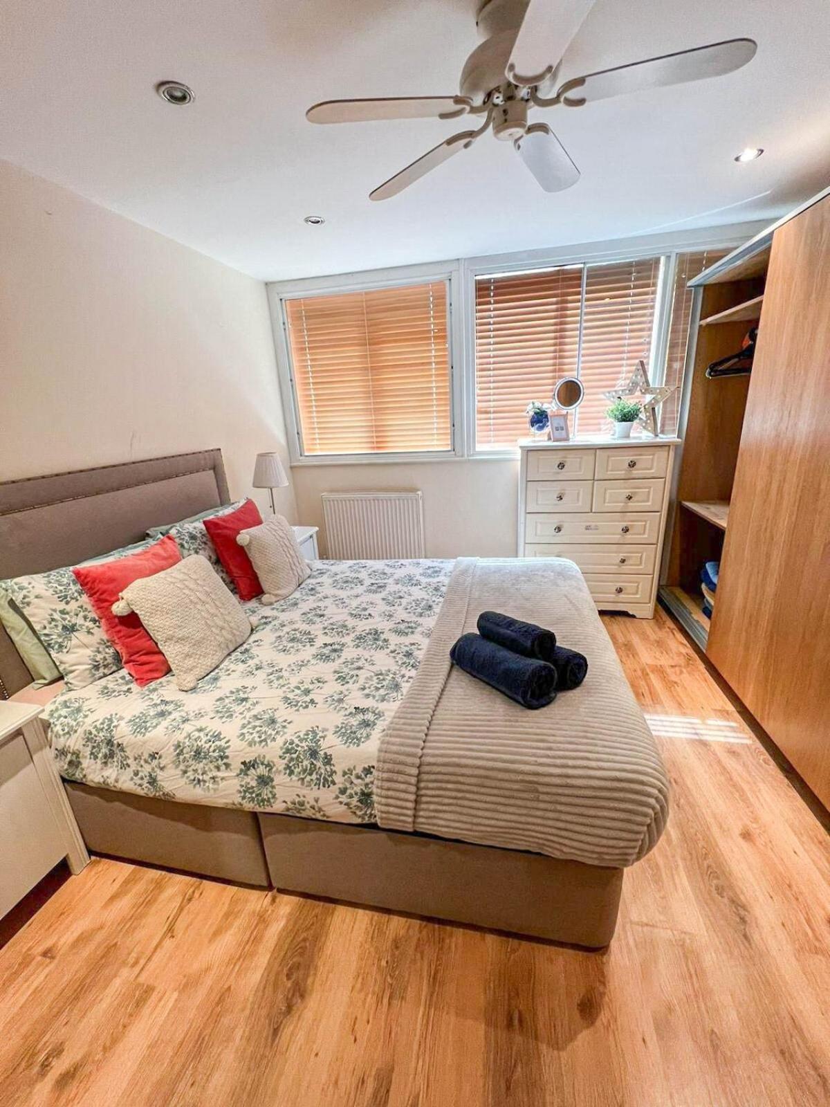 Lovely 1 Bedroom Flat In West Kensington Central London, Shepherd'S Bush Exterior foto