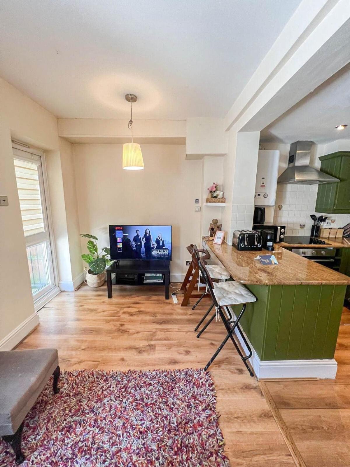 Lovely 1 Bedroom Flat In West Kensington Central London, Shepherd'S Bush Exterior foto